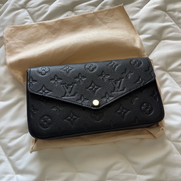 Louis Vuitton Black Monogram Crossbody Bag with Gold Chain - Picture 3 of 8